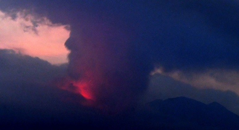 Erupção do vulcão Sakurajima, no sudoeste do Japão