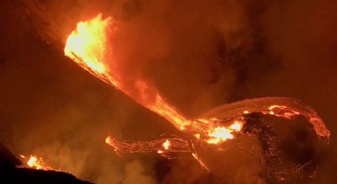 O vulcão Kilauea entrou em erupção na noite de domingo