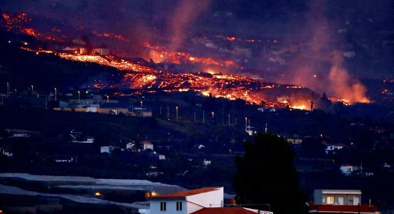 Cumbre Vieja entrou em erupção há mais de uma semana
