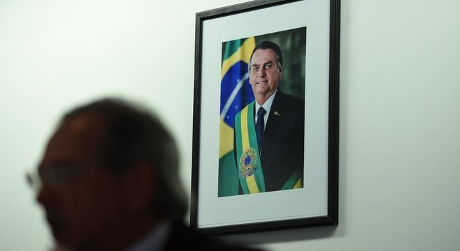  Segundo Guedes, Bolsonaro estaria preocupado que o país fosse contaminado pelas agitações sociais que atingiram outras nações na região