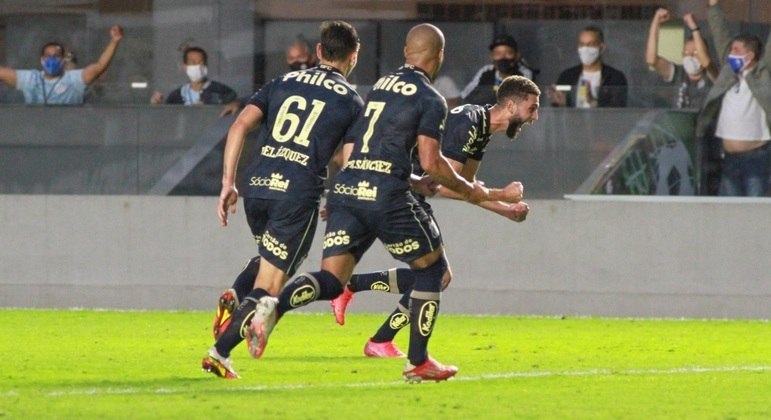 Wagner Leonardo comemora o gol da vitória do Santos sobre o Grêmio