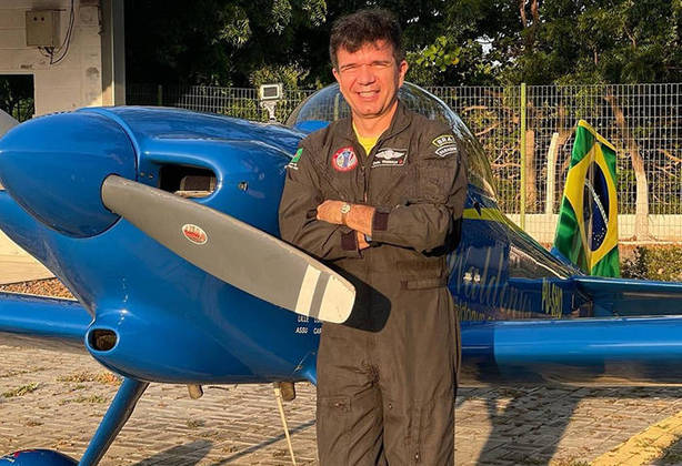Waldonys -  O sanfoneiro cearense, 49 anos, também é paraquedista e piloto acrobático. É membro honorário da Esquadrilha da Fumaça e tem comendas militares. 