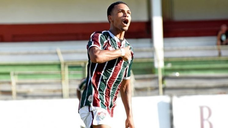 Wallace - nascido em 15/03/2001 - contrato até 31/12/2024. Fluminense tem 100% dos direitos.