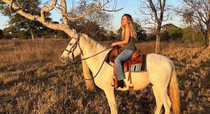 Wanessa andou a cavalo na fazenda do pai, Zezé Di Camargo