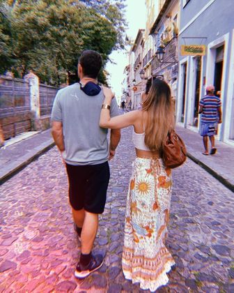 Após o anúncio, começaram a surgir boatos de que uma crise pânico e uma traição teriam motivado o fim do relacionamento dos dois