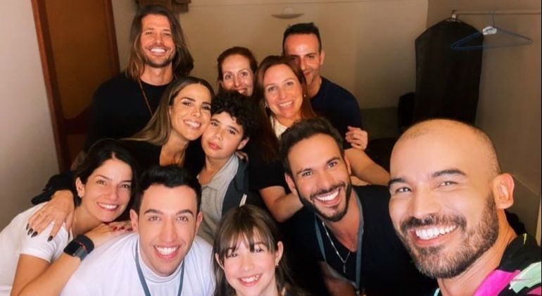 Wanessa e Dado Dolabella levam filhos para 
curtir show