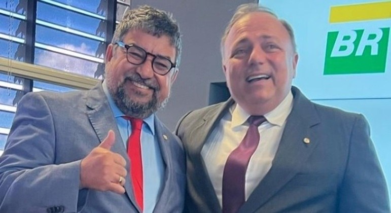 Deputado Washington Quaquá (PT-RJ) e Eduardo Pazuello, ex-ministro da Saúde de Bolsonaro