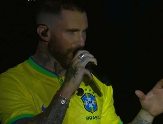 “We love Brazil”: Além de um show repleto de músicas conhecidas, Adam Levine, o vocalista do Maroon 5, fez questão de dizer que “o Brasil é o melhor lugar do mundo em que eles já tocaram”. Que moral!