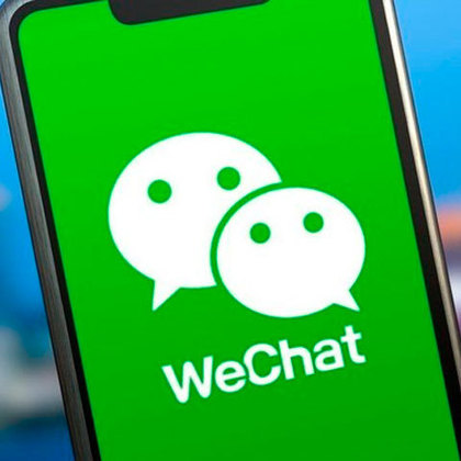 WeChat (disponível para Android, Windows Phone, iOS, BlackBerry, Symbian e computadores)