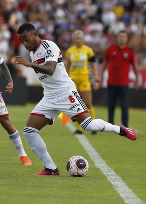 Welington em partida pelo São Paulo