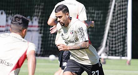 Wellington Rato em treino pelo São Paulo