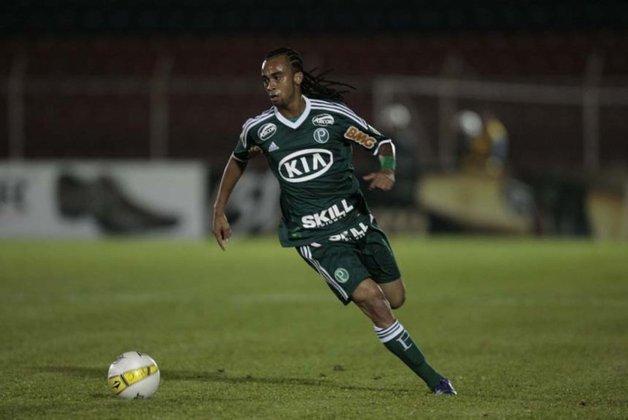 Wesley (volante, 34 anos) - Contratado por R$ 21 milhões pelo Palmeiras em 2012.