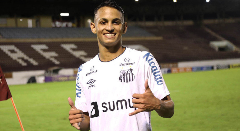Aos 18 anos, Weslley Patati é o destaque do Santos na disputa da Copinha 2022