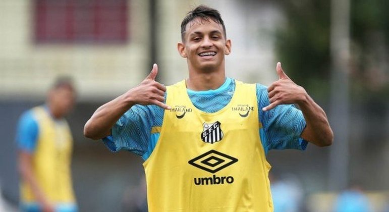 Weslley Patati (Santos) - Aos 18 anos, o atacante já foi convocado para a Seleção Brasileira sub-18 e é observado de perto pelo técnico Fábio Carille.