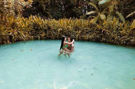 Whindersson e Maria posaram em clima de romance
