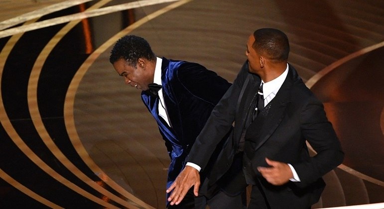 Will Smith deu um tapa na cara do comediante e ator Chris Rock, na premiação do Oscar 2022
