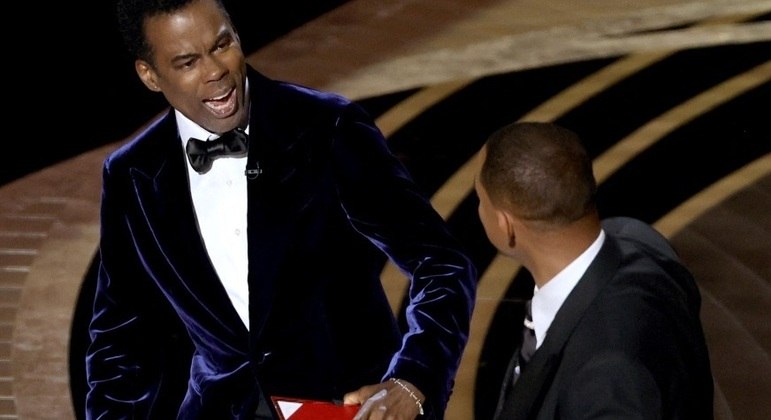 Will Smith deu um tapa em Chris Rock durante a cerimônia do Oscar