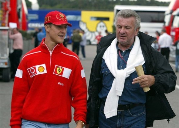 No ano passado, Willi Weber, ex-empresário e amigo do heptacampeão mundial, lançou um livro que fala da relação dele com Schumacher e comentou a blindagem montada por Corinna e Jean Todt, amigo e ex-chefe de equipe da Ferrari, após o acidente de 2013