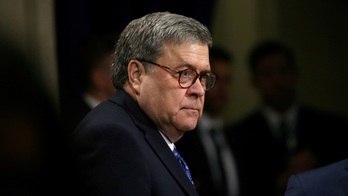 __Casa Branca vai propor pena de morte para autores de tiroteios__ (Leah Millis/ Reuters - 9.5.2019)