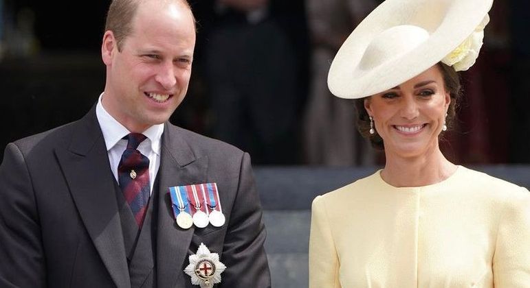 Príncipe William e Kate Middleton chegam à celebração religiosa do Jubileu de Platina