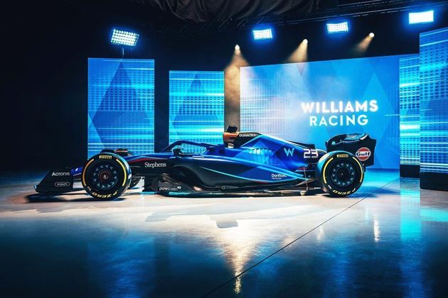 A pintura do carro se manteve semelhante à da última temporada. Em tons azuis escuros, o FW45 homenageia o fundador da escuderia, Frank Williams