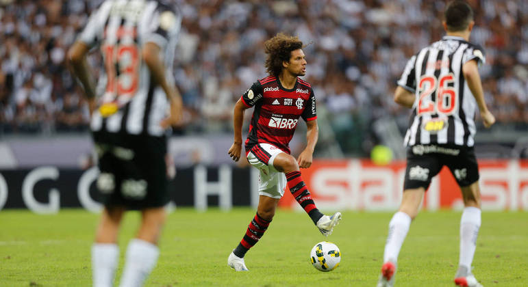 Willian Arão em jogo diante do Atlético-MG