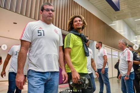 Delegação do Flamengo desembarcou no Rio