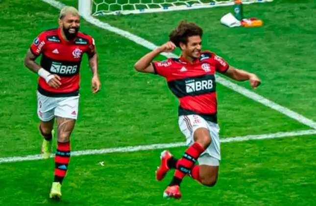 Willian Arão (28 anos) - posição: volante - clube: Flamengo - Valor de mercado: 5 milhões de euros (R$ 31,19 milhões)
