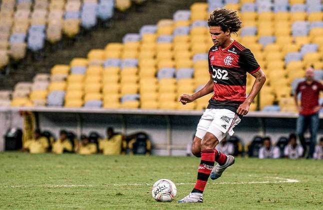 Willian Arão (28 anos) - Posição: volante  - Clube: Flamengo - Valor de Mercado: 5 milhões de euros (R$32,58 milhões)