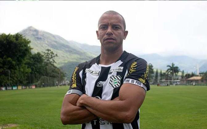Willian Matheus (33 anos) – lateral-esquerdo / Time: Figueirense-SC – Já se destacou pelo Fluminense e Palmeiras. Foi contratado pelo Figueirense-SC após deixar o Juventude-RS em 1 janeiro.