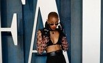 Willow Smith chegou irreverente e de cabelos raspados