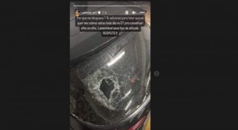 Wilson (Figueirense) posta foto do vidro quebrado após ataque