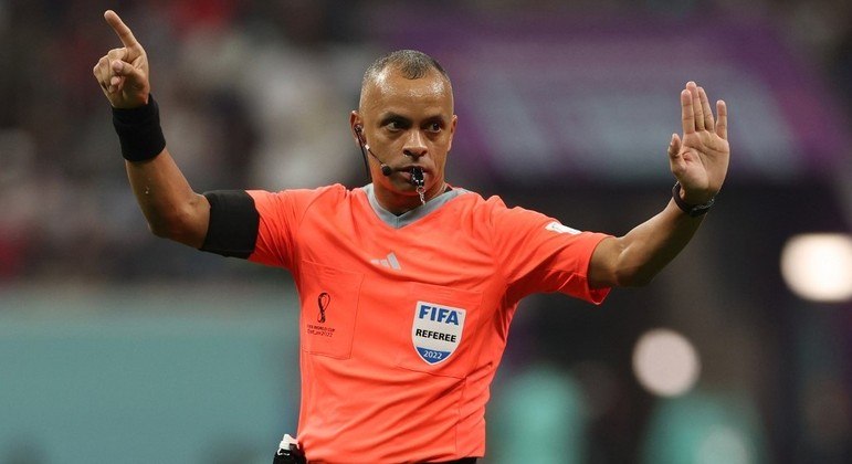 Wilton Pereira Sampaio ainda pode apitar a final, mas críticas o afastam da decisão
