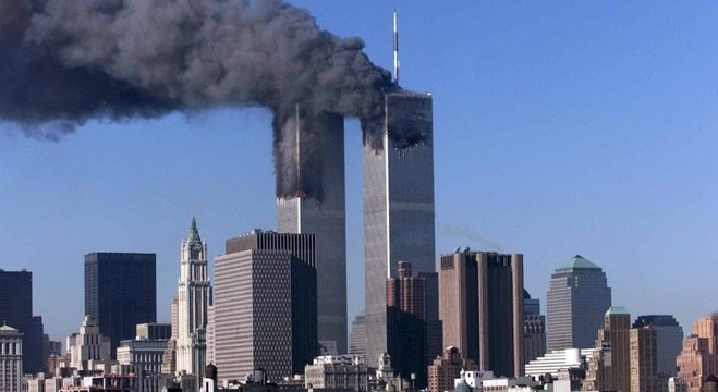 World Trade Center em chamas: atentados de 11 de setembro completam 18 anos