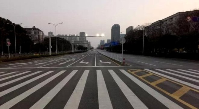  Wuhan, epicentro da epidemia, foi colocada em quarentena pelo governo chinês