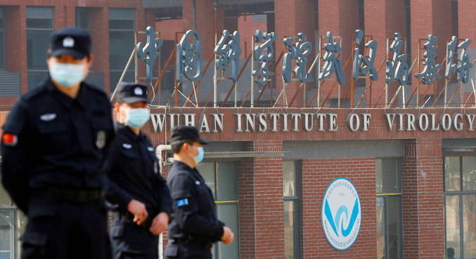 Equipe da OMS visita Instituto de Virologia em Wuhan
