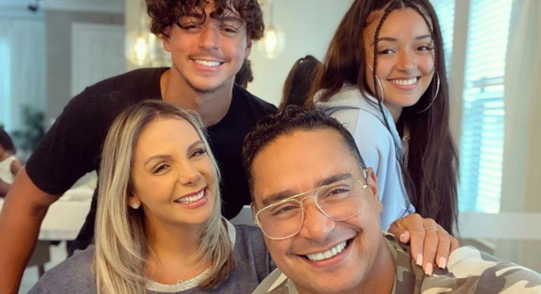 Família de Xanddy e Carla Perez (Foto Reprodução/ Instagram)