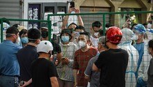 Moradores de Xangai se revoltam após retorno de confinamento devido a casos de Covid-19