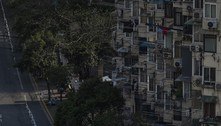 Lockdown em Xangai separa pais e bebês e faz trabalhadores dormirem em fábricas