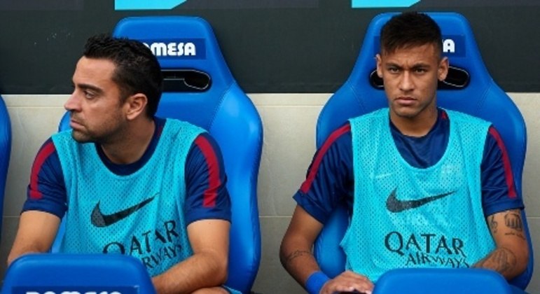 Xavi nunca foi próximo de Neymar no Barcelona. E não aceitava o seu comportamento no PSG