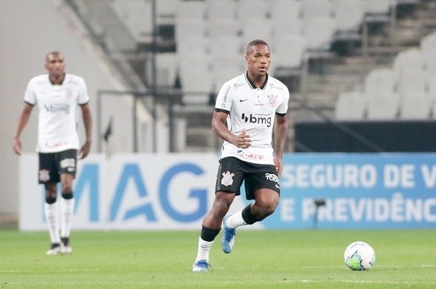 Xavier (meia) - Quatro Dérbis pelo Corinthians - uma vitória, dois empates e uma derrota