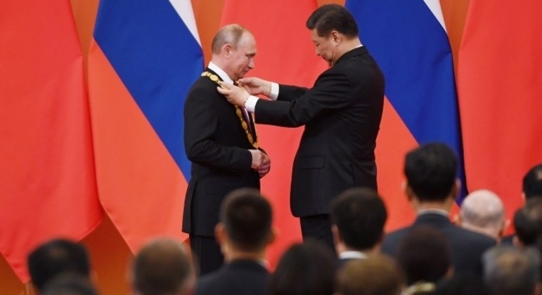 Russos admitem relação estreita com o governo da China
