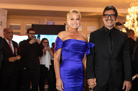 Xuxa Meneghel e Junno Andrade no evento do Instituto Ressoar