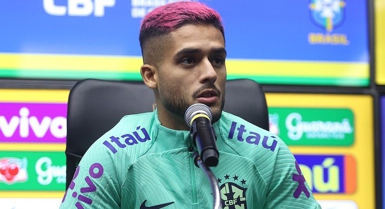 Yan Couto está assustado com a repercussão. Por ter assumido que Daniel Alves, acusado de estupro, é seu ídolo