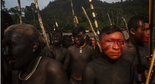  Com área equivalente à de Portugal, Terra Indígena Yanomami ocupa partes dos Estados de Amazonas e Roraima e fica na fronteira do Brasil com a Venezuela
