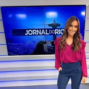 Yasmin Bachour, apresentadora do “Jornal do Rio”, na Band