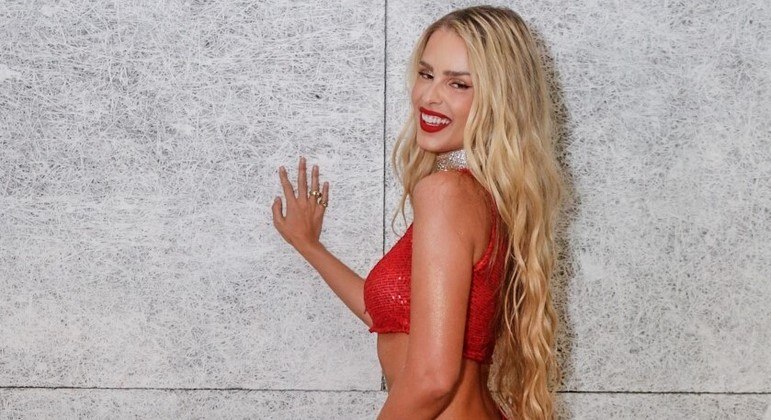Yasmin Brunet no ensaio da Grande Rio
