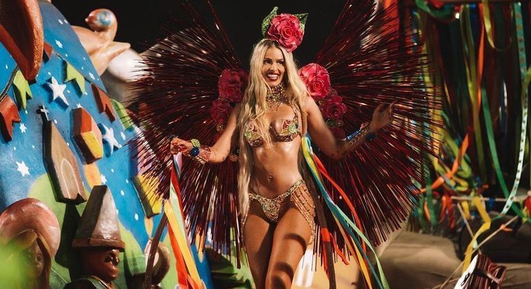 Yasmin Brunet foi uma das musas da Acadêmicos do Grande Rio