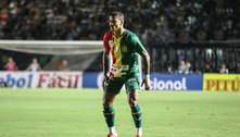 Ex-jogador do Vasco é banido do futebol em julgamento de esquema de apostas