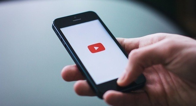 Governo processa YouTube por coleta de dados de crianças e adolescentes 